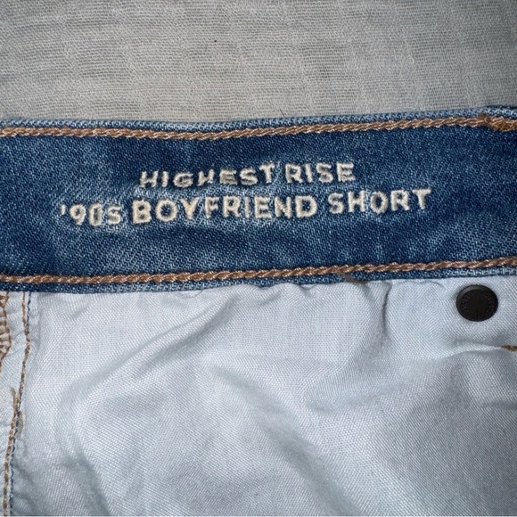 NWOT AMERICAN EAGLE 90’s HIGHEST RISE BOYFRIEND SHORTS SIZE 8 - Picture 4 of 4